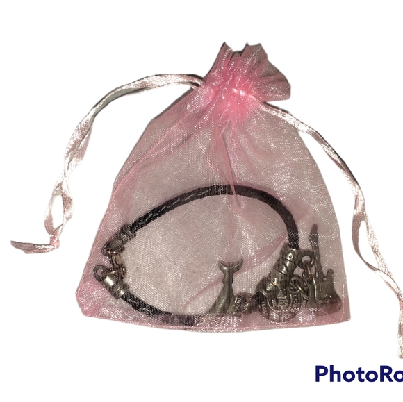 New Hard Rock Cafe Bracelet - Picture 5 of 5